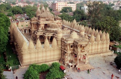 1280px-Sheth_Hutheesinh_Temple