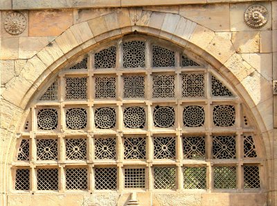 1280px-Sidi_Saiyyed_Ni_Jali