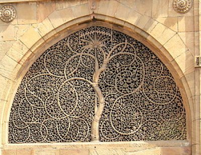 350px-Mosque_of_Sidi_Sayed_Jaali