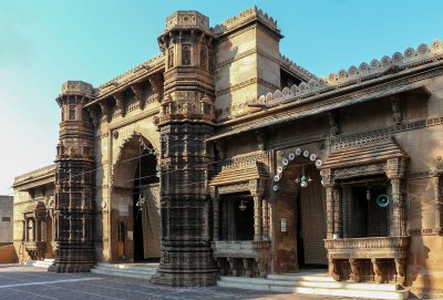 Rani_Rupavati’s_Mosque_02