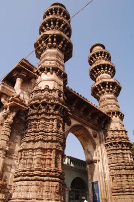 Shaking_Minarets